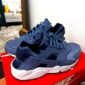Brand New Nike Huarache Sneakers